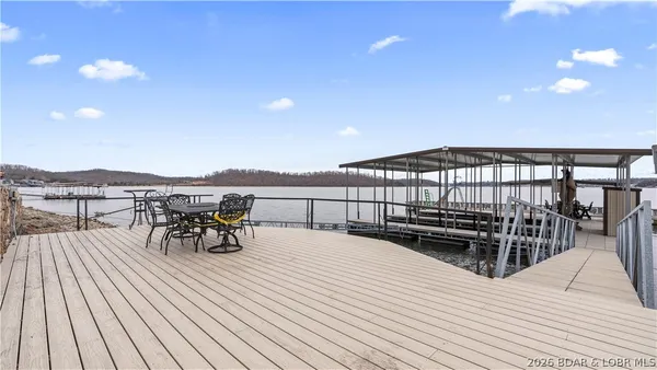 $999,000 | 29532 Crum Drive, Rocky Mount, MO 65072