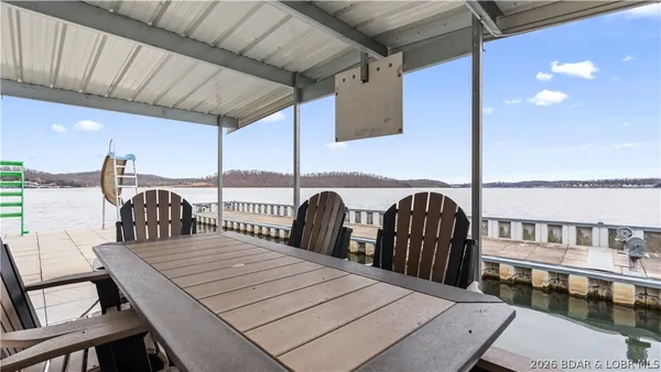 $999,000 | 29532 Crum Drive, Rocky Mount, MO 65072