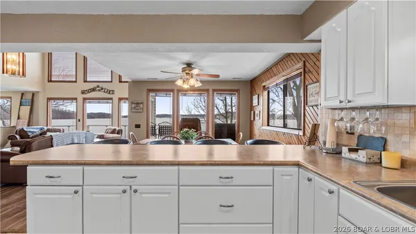 $999,000 | 29532 Crum Drive, Rocky Mount, MO 65072