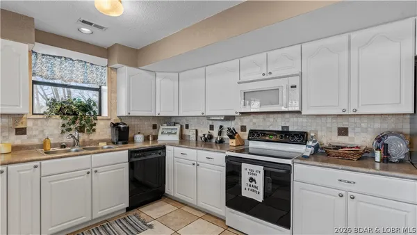$999,000 | 29532 Crum Drive, Rocky Mount, MO 65072