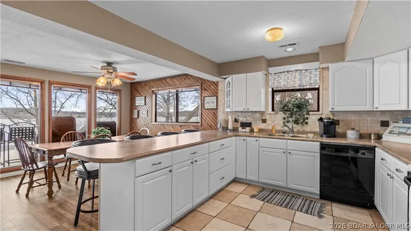 $999,000 | 29532 Crum Drive, Rocky Mount, MO 65072