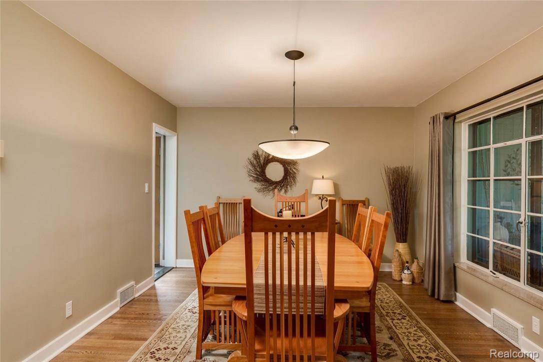 70 Cambridge Road Grosse Pointe, MI 48236 - Photo 8 of 29 70 Cambridge Grosse Pointe-large-004-4-70 Cambridge004FULL-1500x1000-72dpi.jpg