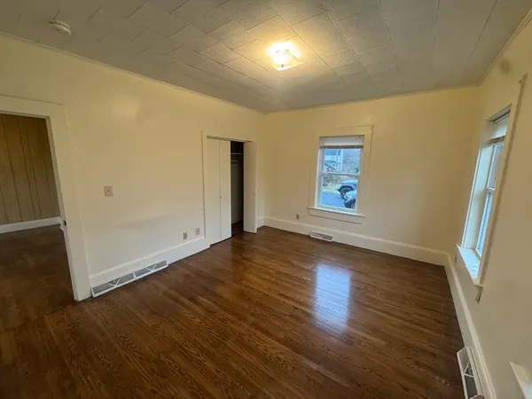 $2,400 | 39 Burt Street, Berkley, MA 02779