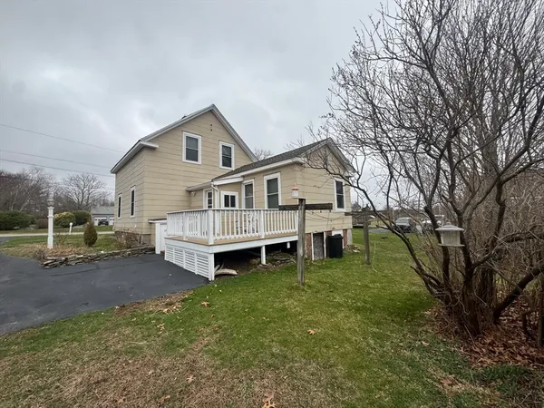$2,400 | 39 Burt Street, Berkley, MA 02779