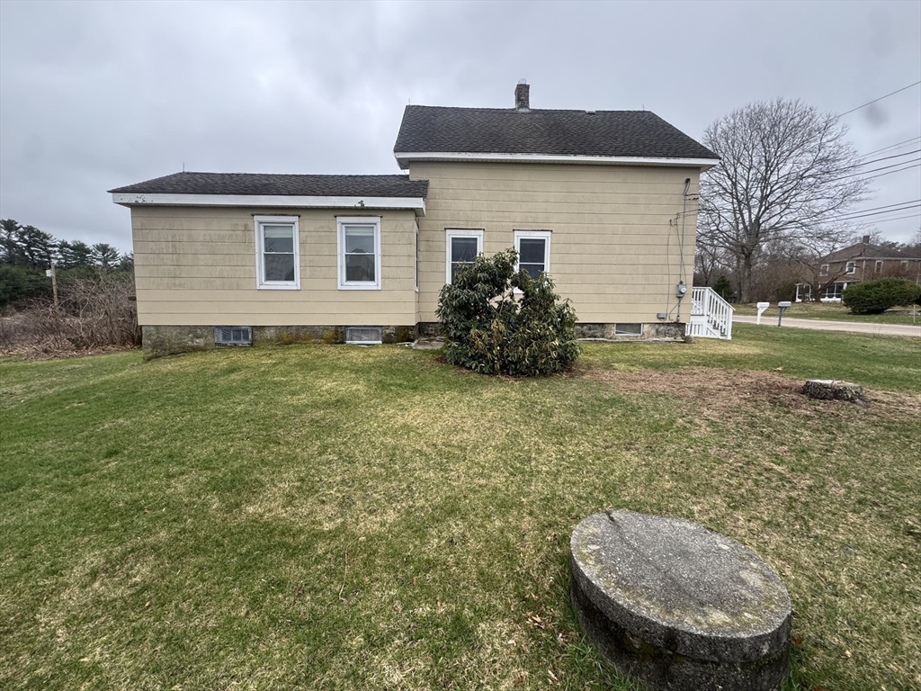 39 Burt Street Berkley, MA 02779 - Photo 5 of 22