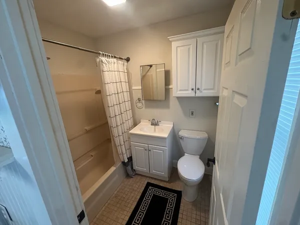 $2,400 | 39 Burt Street, Berkley, MA 02779