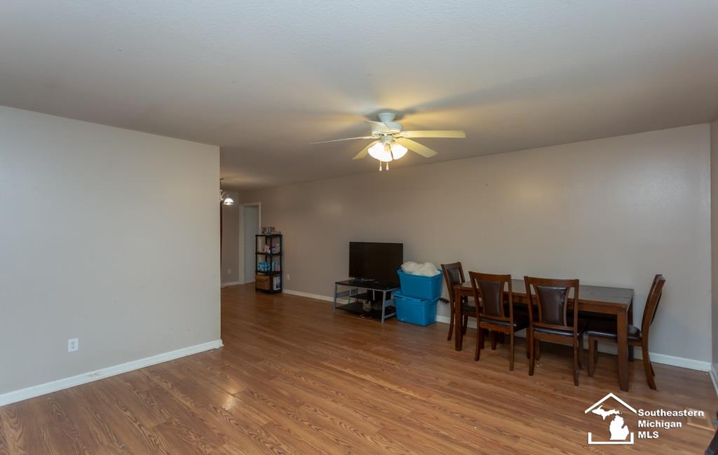 2910 East Valley Road Adrian, MI 49221 - Photo 9 of 37 50029774-8.JPG