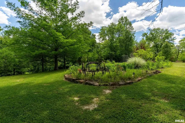 $725,000 | 310 Cross Creek Lane, Cobden, IL 62920