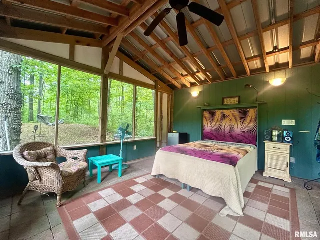 $725,000 | 310 Cross Creek Lane, Cobden, IL 62920