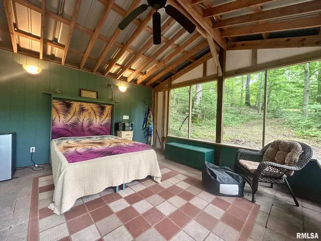 $725,000 | 310 Cross Creek Lane, Cobden, IL 62920