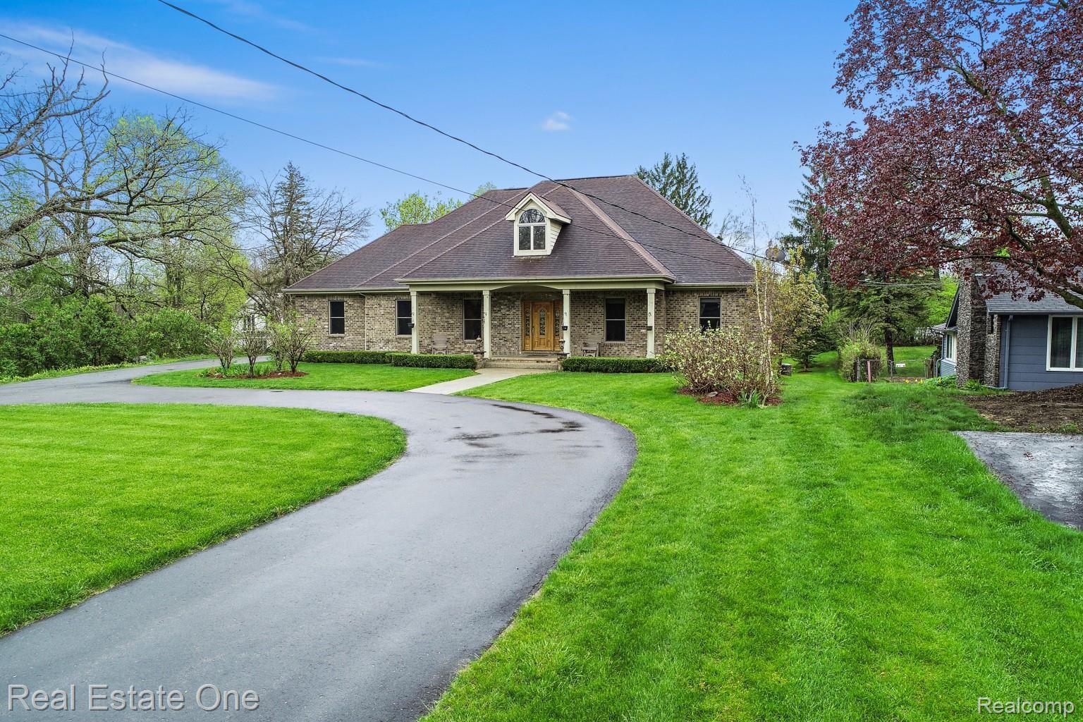 6321 Maybee Road Clarkston, MI 48346 - Photo 8 of 47 DJI_0429.jpg