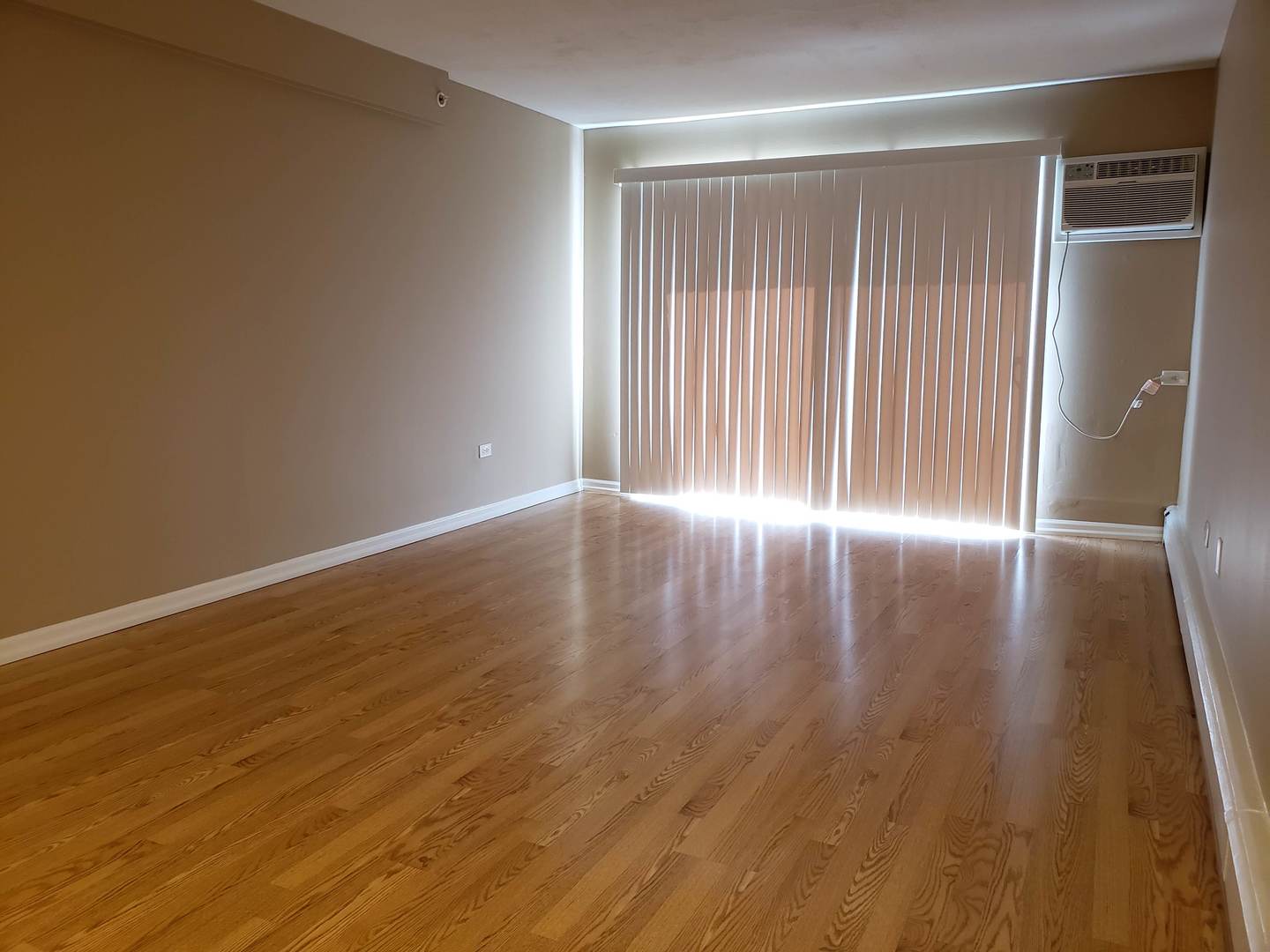 10209 86th Terrace, Unit 308 Palos Hills, IL 60465 - Photo 2 of 5