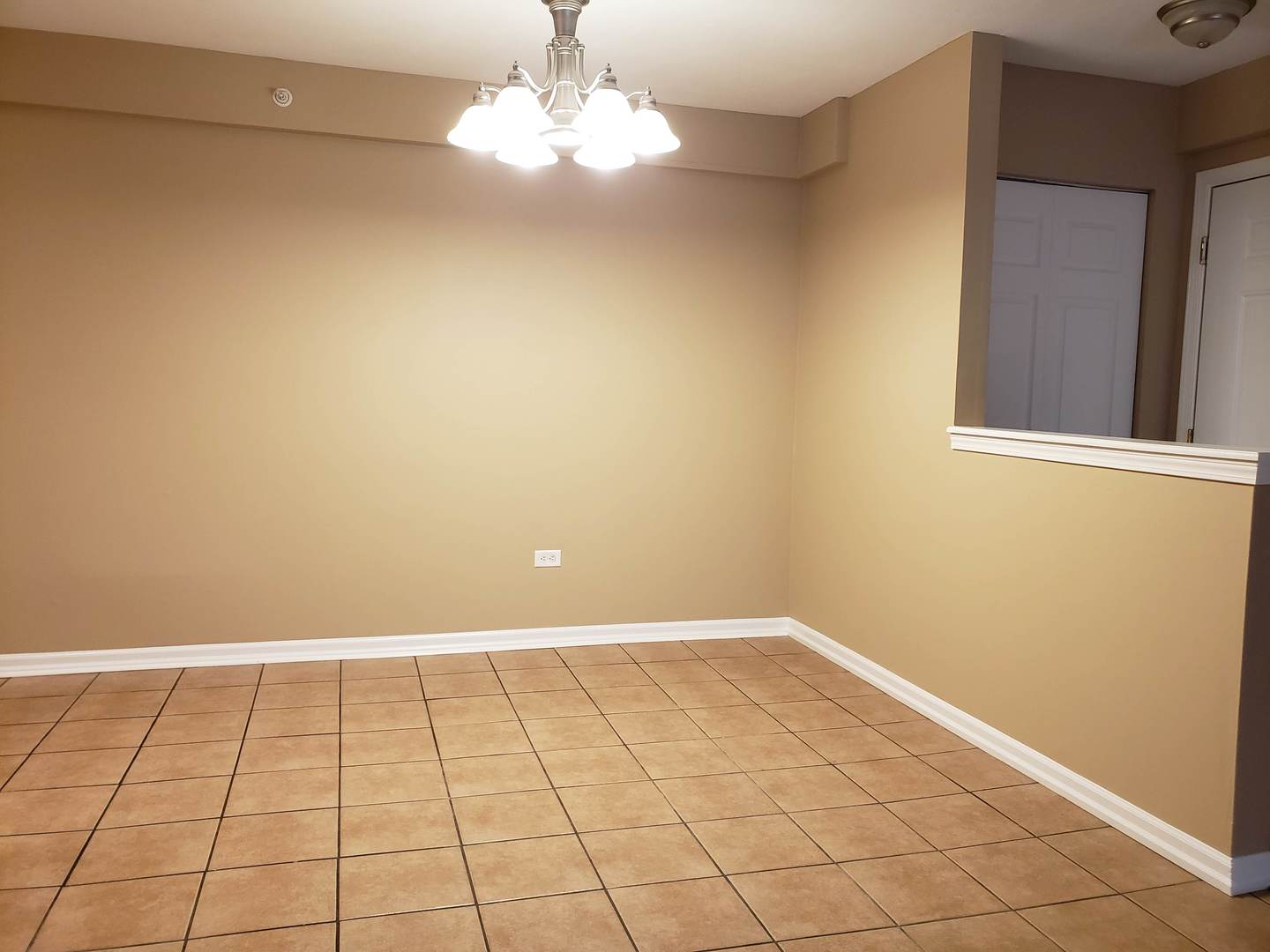 10209 86th Terrace, Unit 308 Palos Hills, IL 60465 - Photo 4 of 5