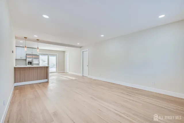 $636,000 | 20 Starling Drive, Kendall Park, NJ 08824