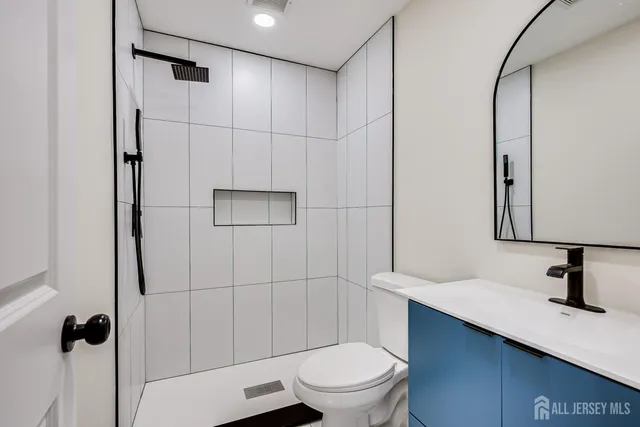 $636,000 | 20 Starling Drive, Kendall Park, NJ 08824