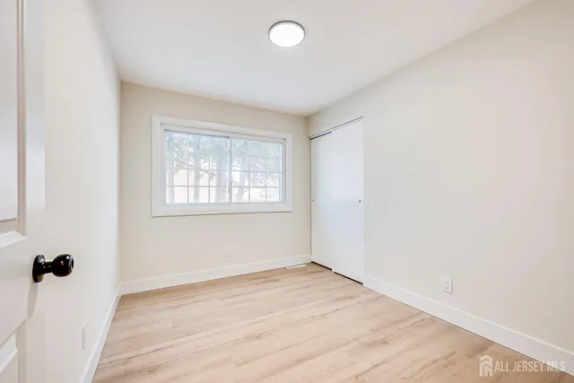 $636,000 | 20 Starling Drive, Kendall Park, NJ 08824