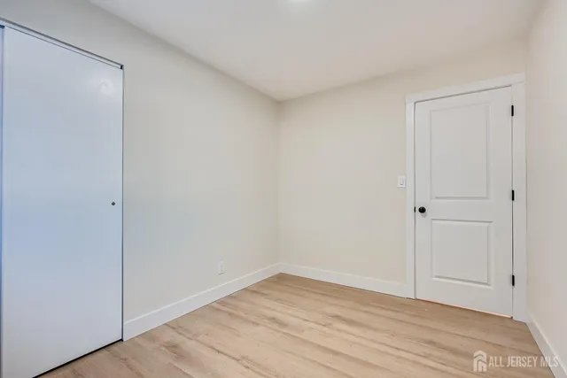 $636,000 | 20 Starling Drive, Kendall Park, NJ 08824