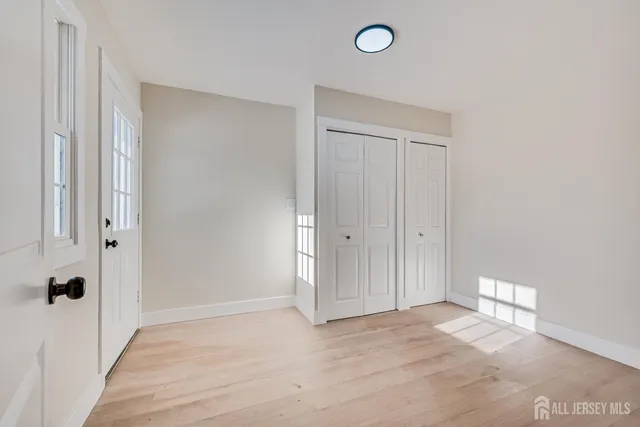 $636,000 | 20 Starling Drive, Kendall Park, NJ 08824