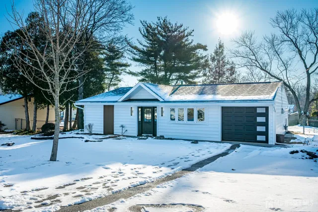 $636,000 | 20 Starling Drive, Kendall Park, NJ 08824