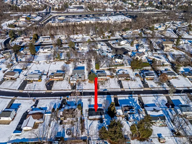 $636,000 | 20 Starling Drive, Kendall Park, NJ 08824