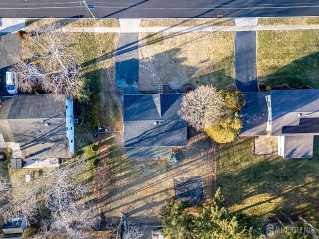 $636,000 | 20 Starling Drive, Kendall Park, NJ 08824