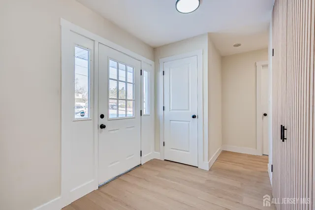 $636,000 | 20 Starling Drive, Kendall Park, NJ 08824