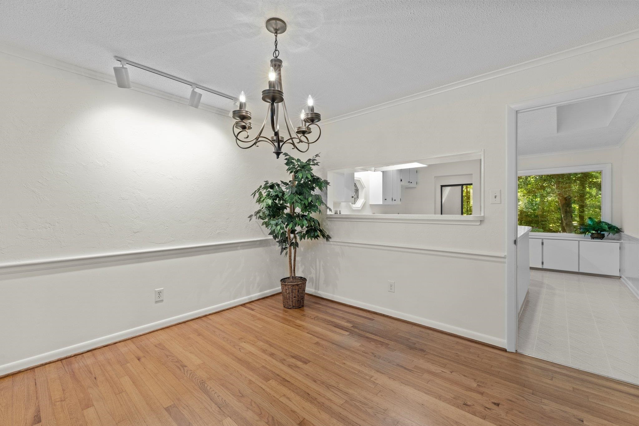4505 Eliot Place Raleigh, NC 27609 - Photo 10 of 51 Dining Room