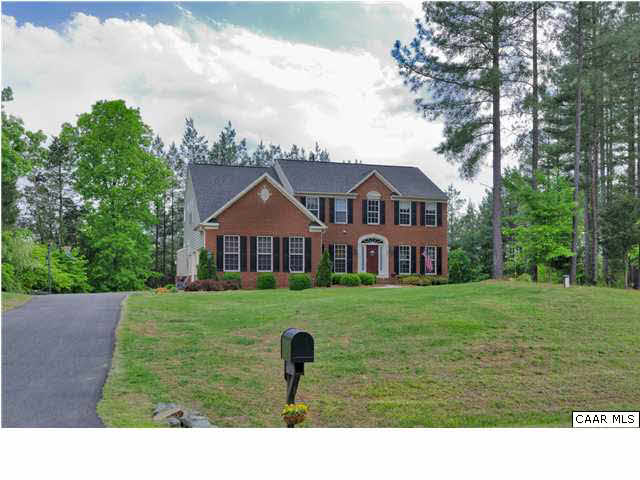 1099 Willow Ridge Road Troy, VA 22974 - Photo 31 of 39 a backyard of a house with table and chairs