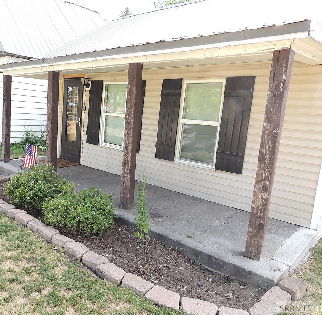 329 North Bridge Street St. Anthony, ID 83445 - Photo 1 of 16 Main View