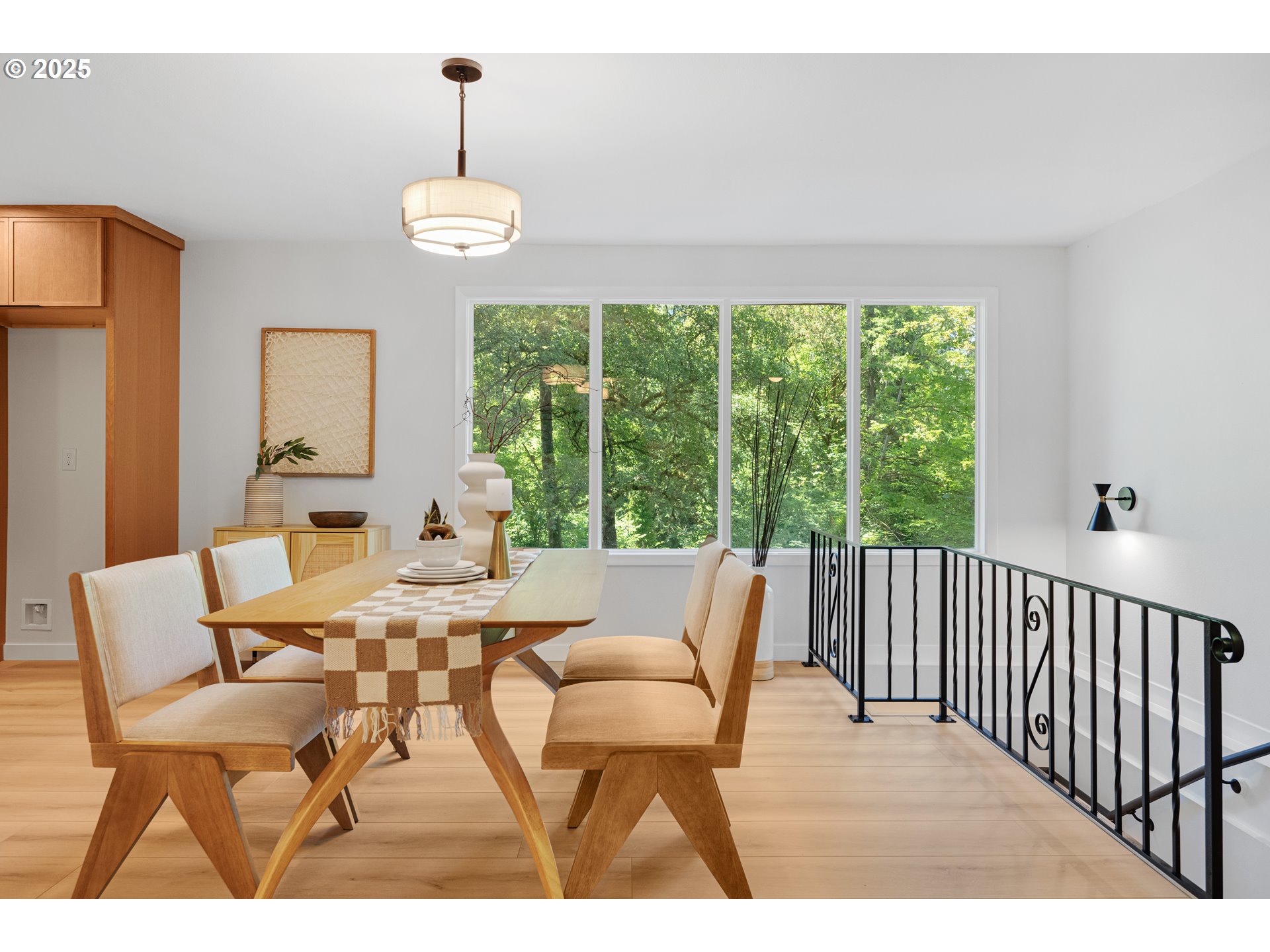 5160 Southwest Custer Street Portland, OR 97219 - Photo 6 of 45 Gallery Image 6
