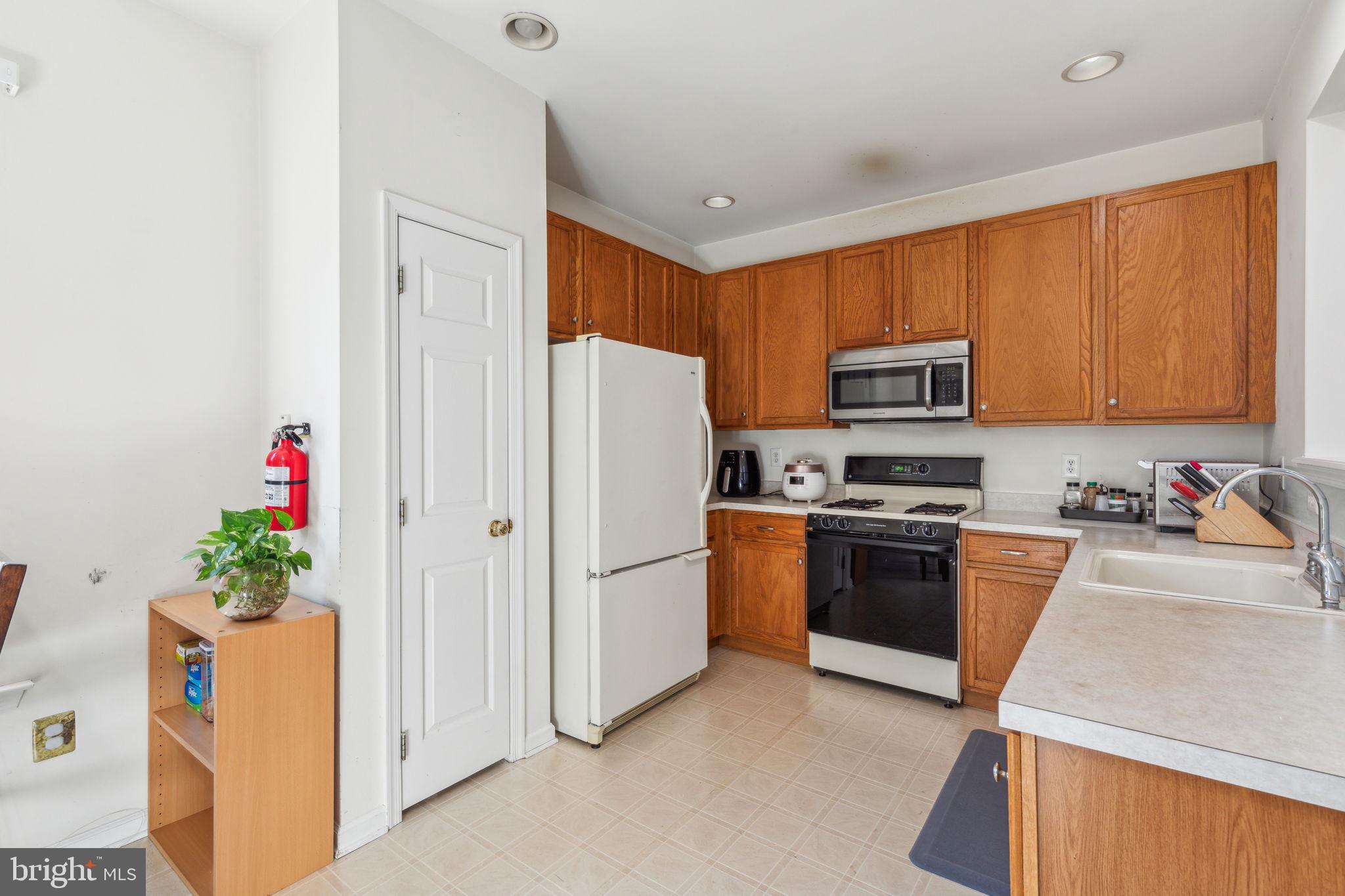 54 Threadleaf Terrace Burlington, NJ 08016 - Photo 16 of 48 Gallery Image 16