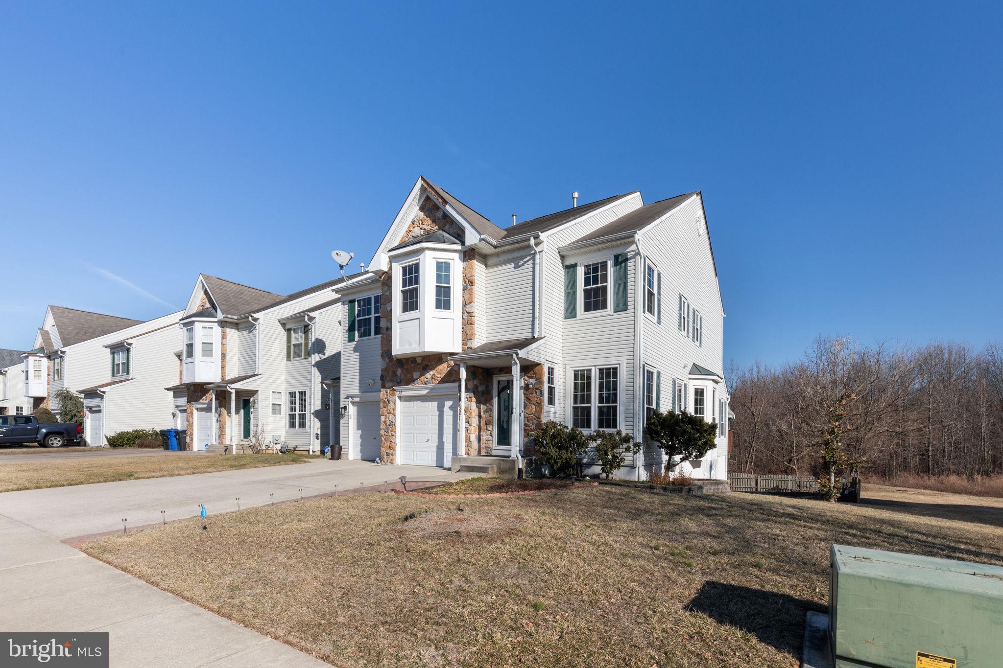 54 Threadleaf Terrace Burlington, NJ 08016 - Photo 4 of 48 Gallery Image 4