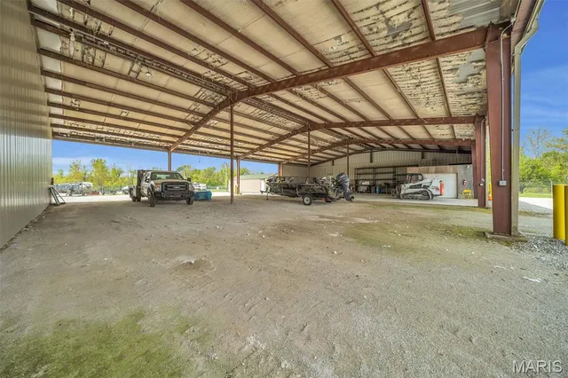 $1,299,900 | 15 Hampel Industrial Drive, Moscow Mills, MO 63362