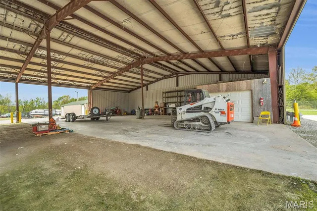 $1,299,900 | 15 Hampel Industrial Drive, Moscow Mills, MO 63362