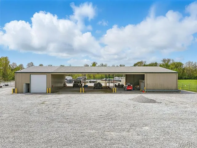 $1,299,900 | 15 Hampel Industrial Drive, Moscow Mills, MO 63362
