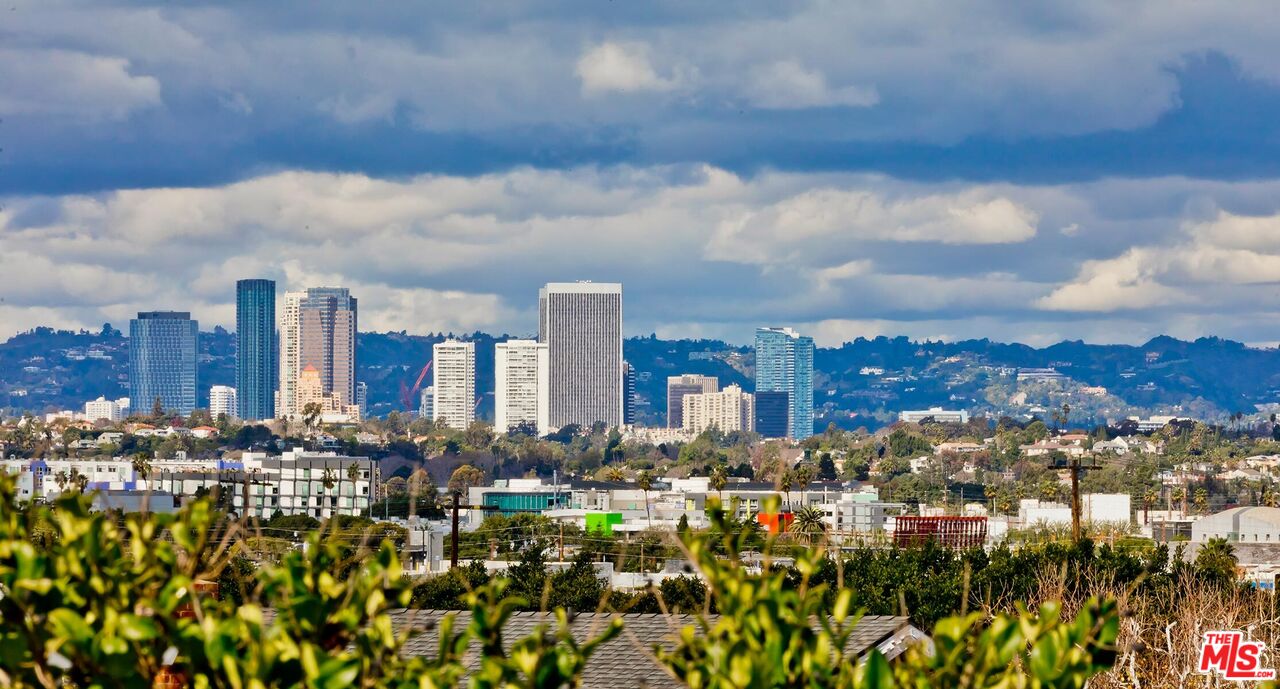 3838 Crestview Road Culver City, CA 90232 - Photo 50 of 53 a view of city