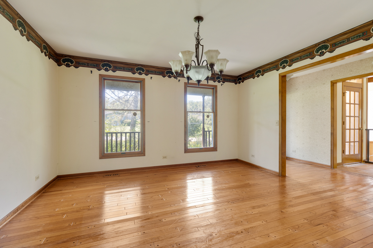 75 Sherwood Road Elgin, IL 60120 - Photo 5 of 26