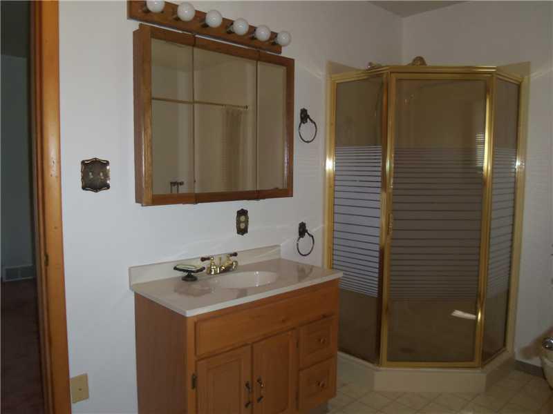 1107 Country Club Road Monongahela, PA 15063 - Photo 5 of 10 Full Bath.