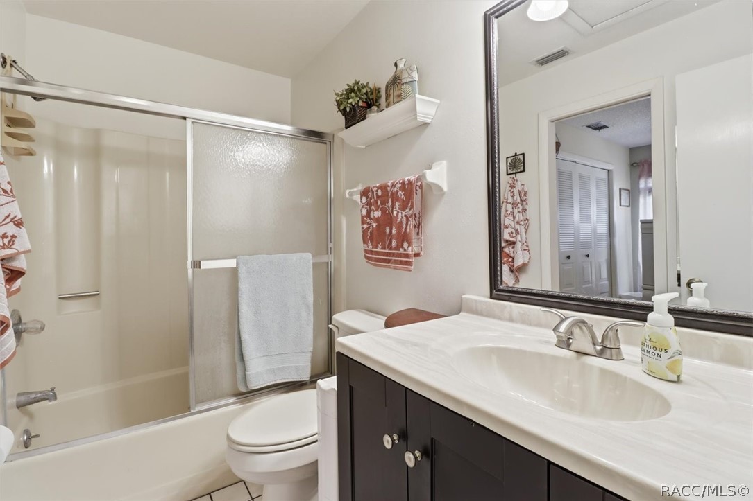 8324 West Earl Loop Homosassa, FL 34446 - Photo 22 of 36 2nd bedroom bath