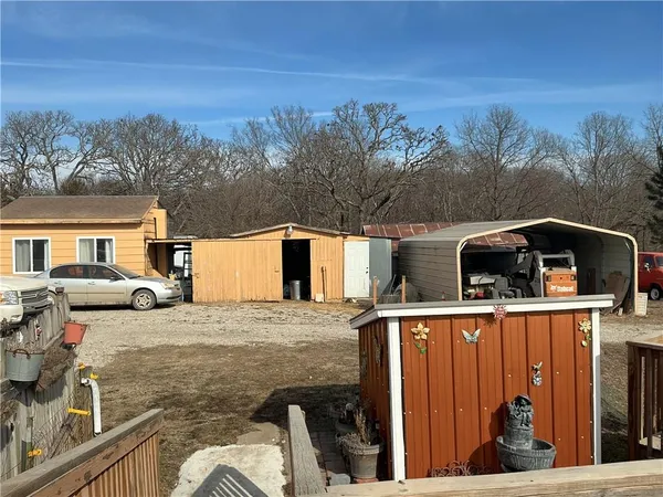 $289,000 | 3177 Florida Road, Pomona, KS 66076