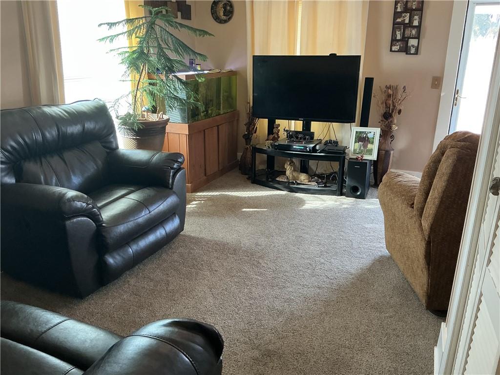 3177 Florida Road Pomona, KS 66076 - Photo 4 of 36