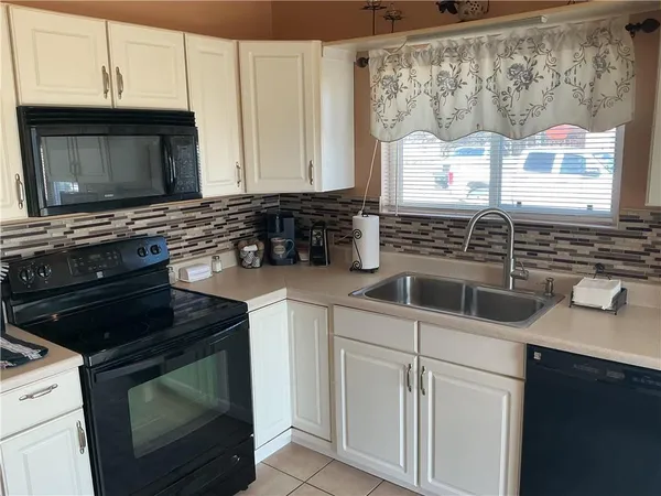 $289,000 | 3177 Florida Road, Pomona, KS 66076