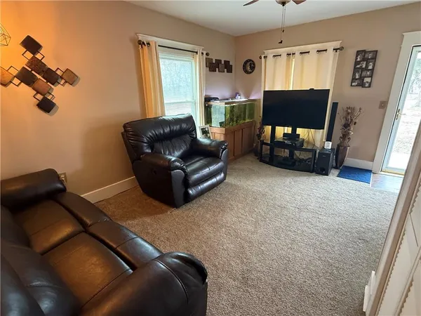 $289,000 | 3177 Florida Road, Pomona, KS 66076