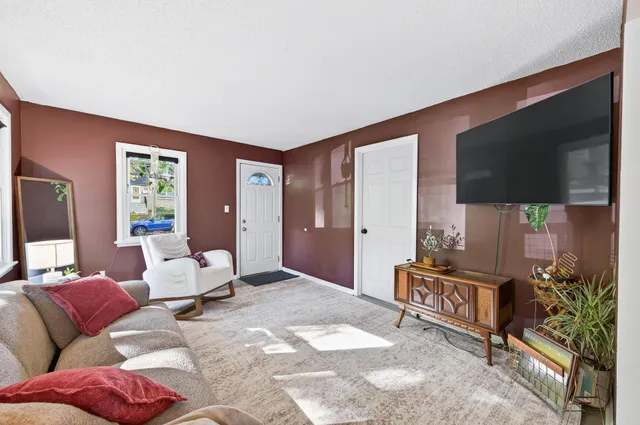 $325,000 | 1812 Carl Street, Lauderdale, MN 55113