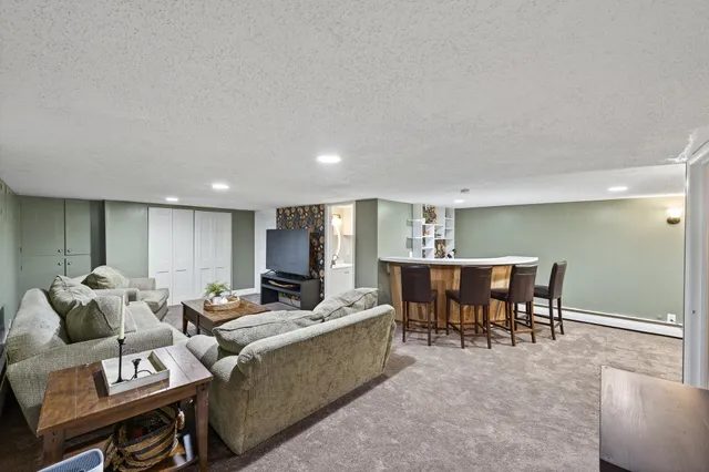 $325,000 | 1812 Carl Street, Lauderdale, MN 55113