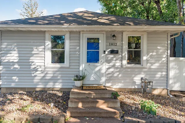 $325,000 | 1812 Carl Street, Lauderdale, MN 55113