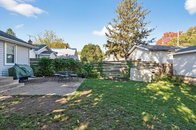 $325,000 | 1812 Carl Street, Lauderdale, MN 55113