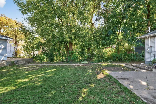 $325,000 | 1812 Carl Street, Lauderdale, MN 55113