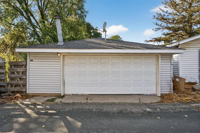 $325,000 | 1812 Carl Street, Lauderdale, MN 55113