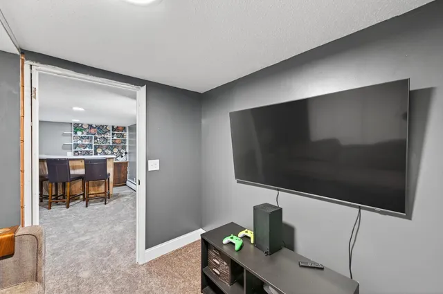 $325,000 | 1812 Carl Street, Lauderdale, MN 55113